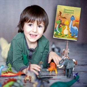 Livre enfant personnalisé Dinosaure Dinosaure, un livre personnalisé conçu et fabriqué en France dont l'enfant est le héros image 6