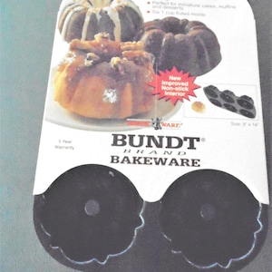 1 New Original Small Bundt Cake Baking Pan