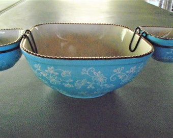 New Temptation Serving or Chip and Dip Bowl With Lids