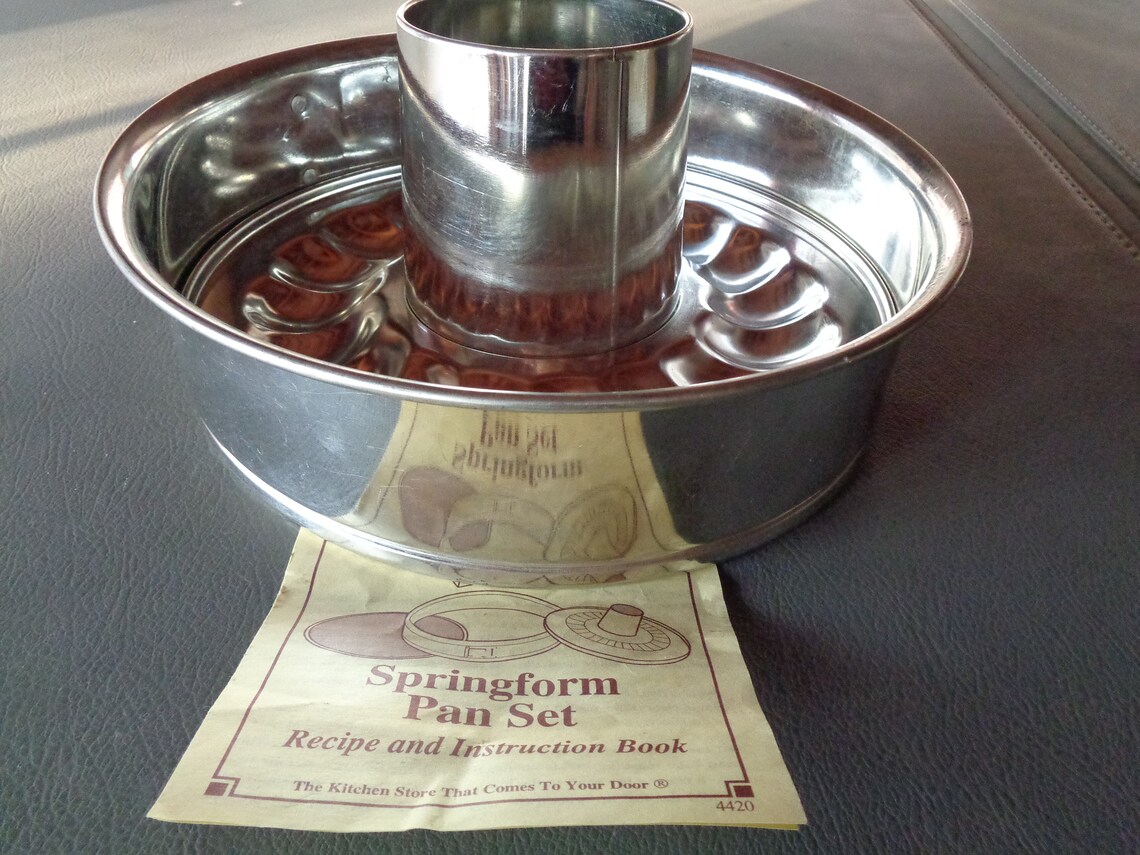 Pampered Chef 3 Piece Bundt Cake With Removable Bottom Etsy