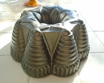 Nordic Ware® Fiesta Party Bundt Pan