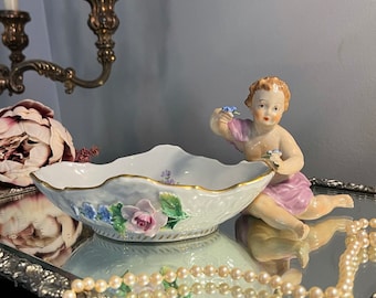 Carl Thieme Dresden Figural Vide-Poche Catch-All Bowl