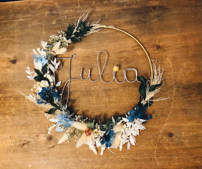 Crown made of dried flowers and personalized word bleu et naturel