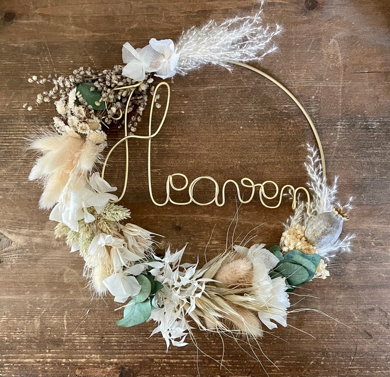 Crown made of dried flowers and personalized word naturel (beige/vert)
