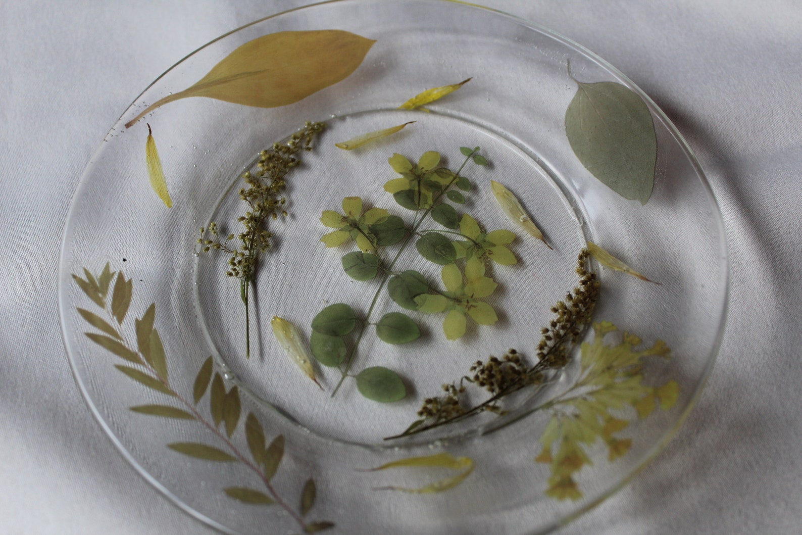 Decorative resin plate with flower accents Etsy