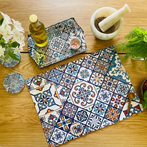 Placemats / Mediterranean Persian Pattern | Placemats Set of 2, 4, 6 | Table Mats | Placemats & Tray Set | Housewarming | Christmas Gifts