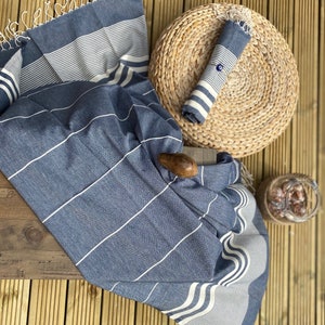TURKISH TOWEL 100% COTTON Hammam Towel Bridesmaid Gifts Peshtemal Towel Beach , Pool Towel Scarf Throw Shawl Gifts for Her Navy Blue