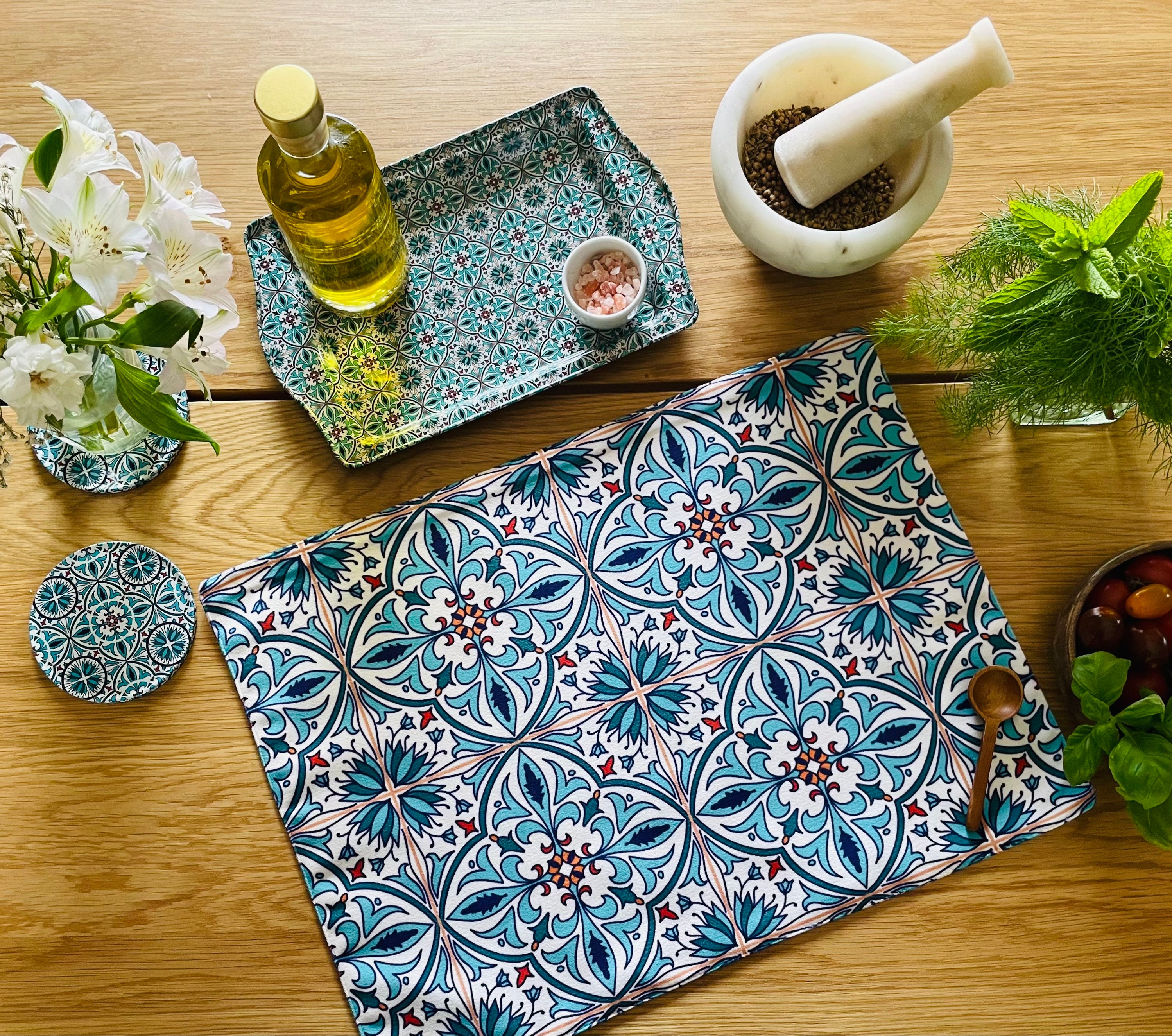Placemats / Mediterranean Persian Pattern | Placemats Set of 2, 4, 6 | Table Mats | Placemats & Tray Set | Housewarming | Christmas Gifts