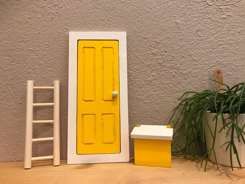 Wichteltüre Set Elfentüre Tomtes Türe Feentüre Skandinavian Deko Briefkasten und kleine Leiter aus eigener Werkstatt handmade gelb/ weiß