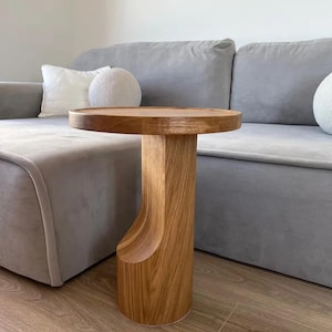 Round Walnut Side Table – 40cm / 15.7in Solid Wood Coffee or Bedside Table