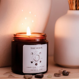 THE MOON candle. Handmade candle scented with natural soy wax.