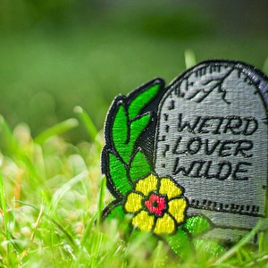The Smiths Patch | Cemetry Gates | The Queen is Dead | Embroidered Patches | Oscar Wilde | Traditional Art