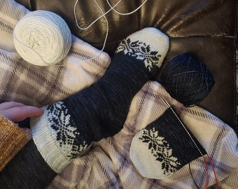 Solstice Socks, Toe Up Construction, Sock Knitting Pattern