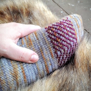 Pine Siskin Sock Pattern, knitting pattern, colourwork, lace sock knitting pattern image 4