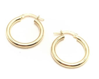 18K Yellow Gold Dainty Hoop Earrings • Gold Hoops • Polished Gold • Minimalist Earrings • Classic Thin Hoops • Gift for Her • Made in Italy