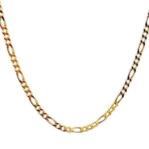 Può includere: Una collana a catena d'oro con un classico design a maglie figaro.