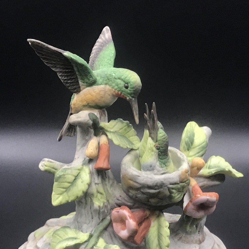 signed by Jonathan Byron Royal Crown Hummingbird Feeding Babies in Nest Floral design Porcelain Figurine