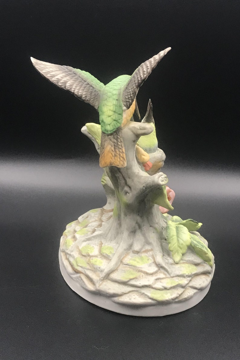 signed by Jonathan Byron Royal Crown Hummingbird Feeding Babies in Nest Floral design Porcelain Figurine