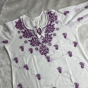 Chikankari White Cotton Short Kurti, Hand Embroidered Chikankari, Boho Floral Tunic Top, Indian Ethnic Blouse, Summer Wear Bohemian Style