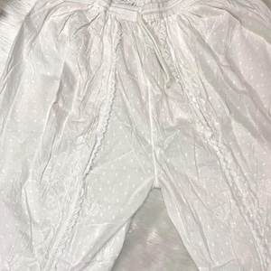 Chikankari Dhoti fabriqué à la main : pantalon en coton ratière blanc avec dentelle