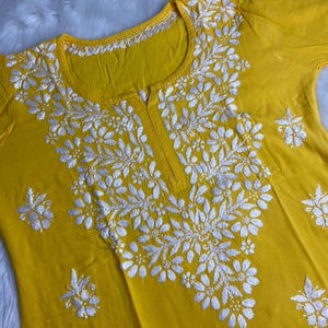 Kurti modal amarillo: bordado chikankari hecho a mano, ropa étnica de Lucknowi