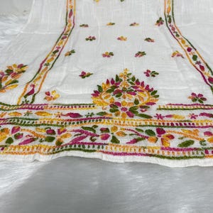 Handgjorda Khadi Chikankari Kurti: Blommor broderade etniska kläder bild 5