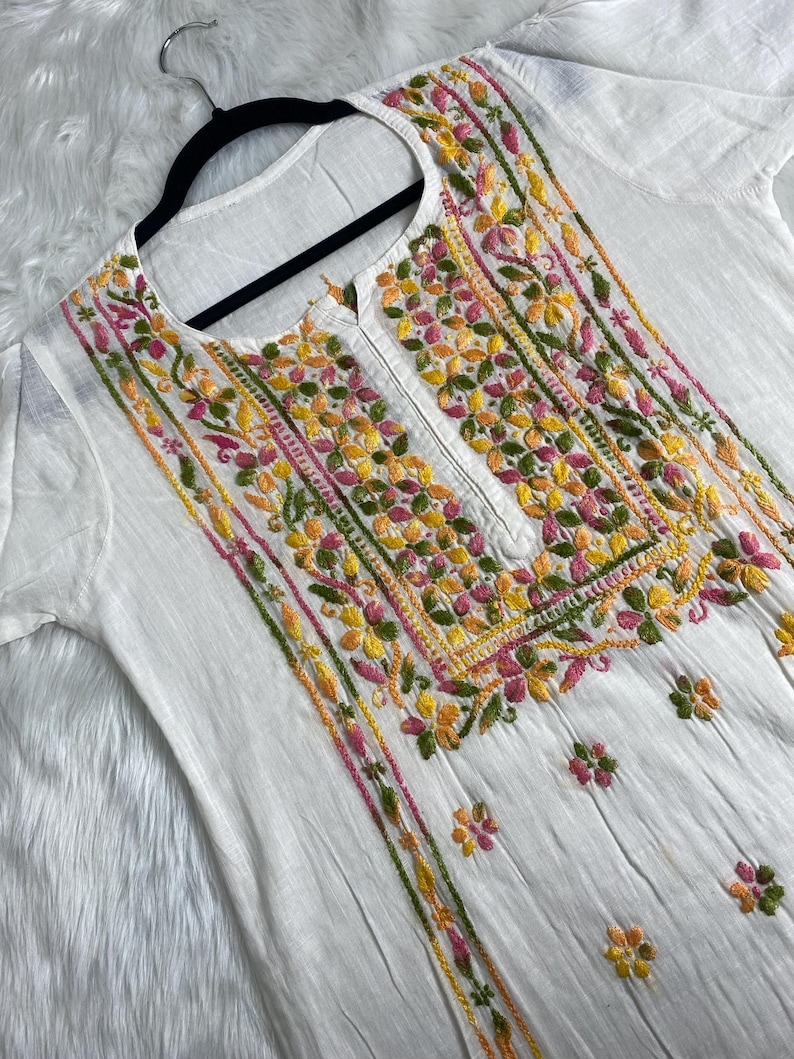 Handgjorda Khadi Chikankari Kurti: Blommor broderade etniska kläder Only Kurti