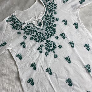 Chikankari White Cotton Short Kurti, Hand Embroidered Chikankari, Boho Floral Tunic Top, Indian Ethnic Blouse, Summer Wear Bohemian Style