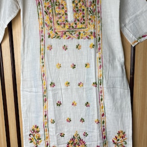 Handgjorda Khadi Chikankari Kurti: Blommor broderade etniska kläder Kurti with Inner