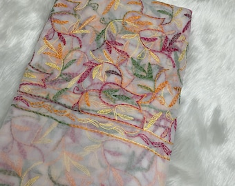 Sari Chikankari realizzato a mano: ricamo Resham multicolore, georgette leggera