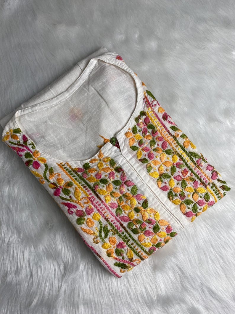 Handgjorda Khadi Chikankari Kurti: Blommor broderade etniska kläder bild 8