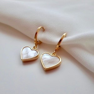 Creole with heart pendant | Mother of pearl earrings gold | Heart earrings 18k | Gift for her | engagement | Wedding