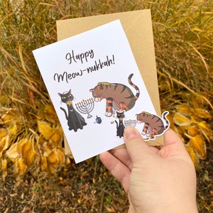 Hanukkah avec une carte de voeux pour amis | Carte de voeux de chat | Carte Cute Hanukkah | Carte de voeux Vide Hanukkah | Carte Menorah et Snacks