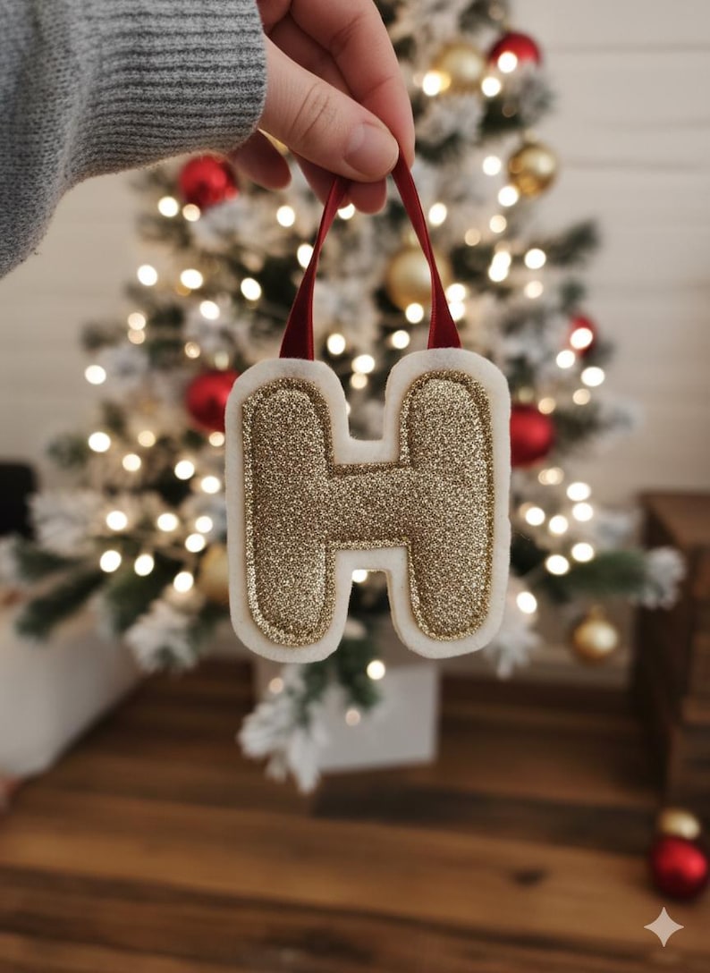 Weihnachtsbrief Ornamente, personalisierte Anfangsweihnachtsdekorationen, kundenspezifische Alphabet Verzierungen Bild 2