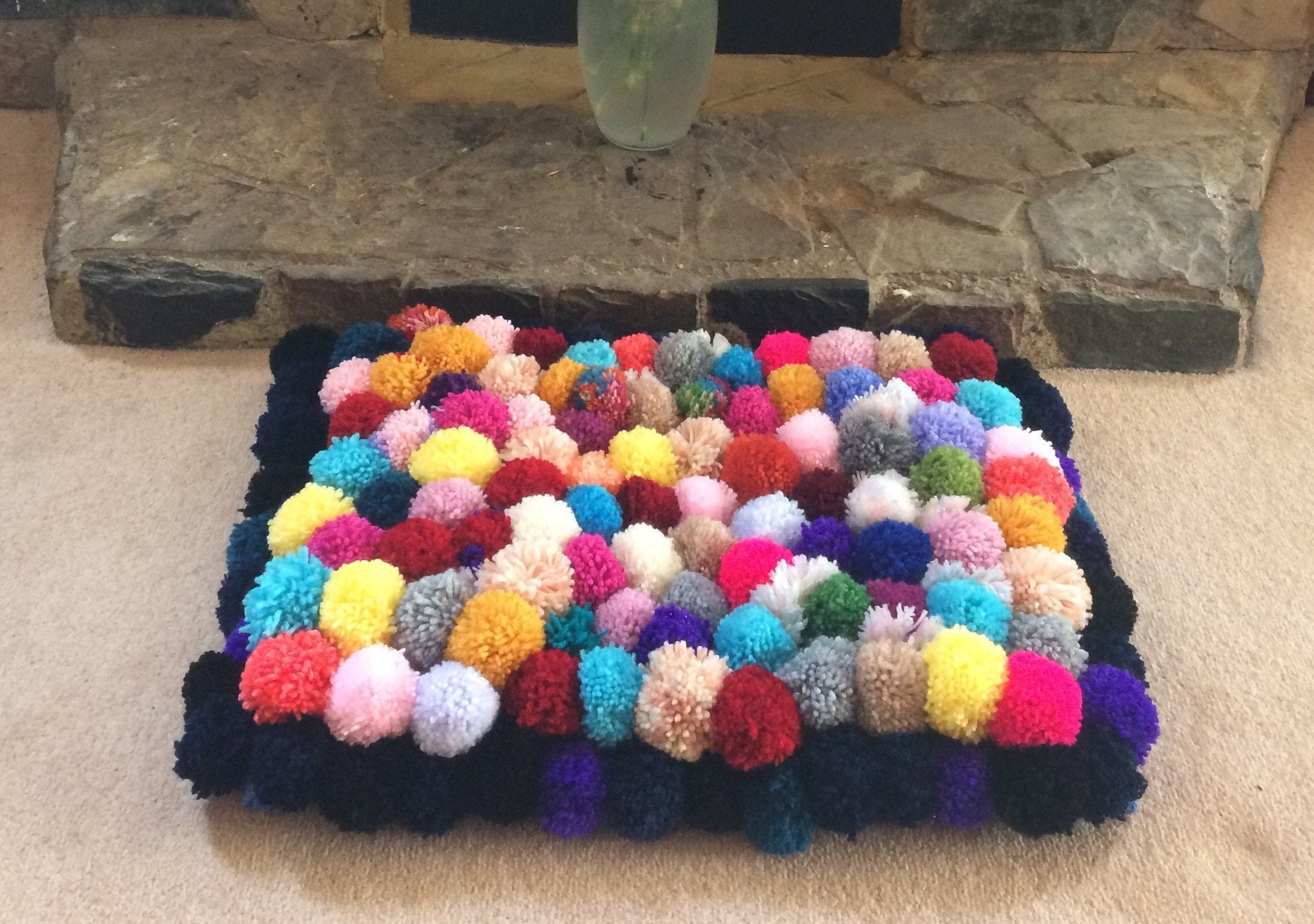 pom pom mat pom pom mat