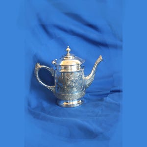 Antique Silver Plate Aesthetic Style Coffee / Teapot  1400