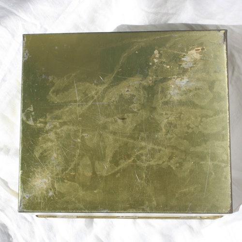 Vintage Lithographed shops Counter Tin Box