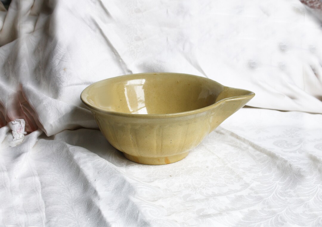 Antique Yellow Ware Batter Bowl With Spout Etsy
