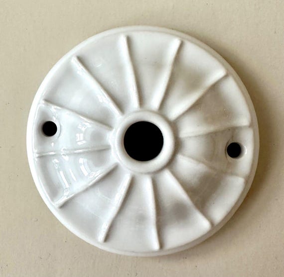 Glazed Patterned Ceramic Ceiling Rose in White