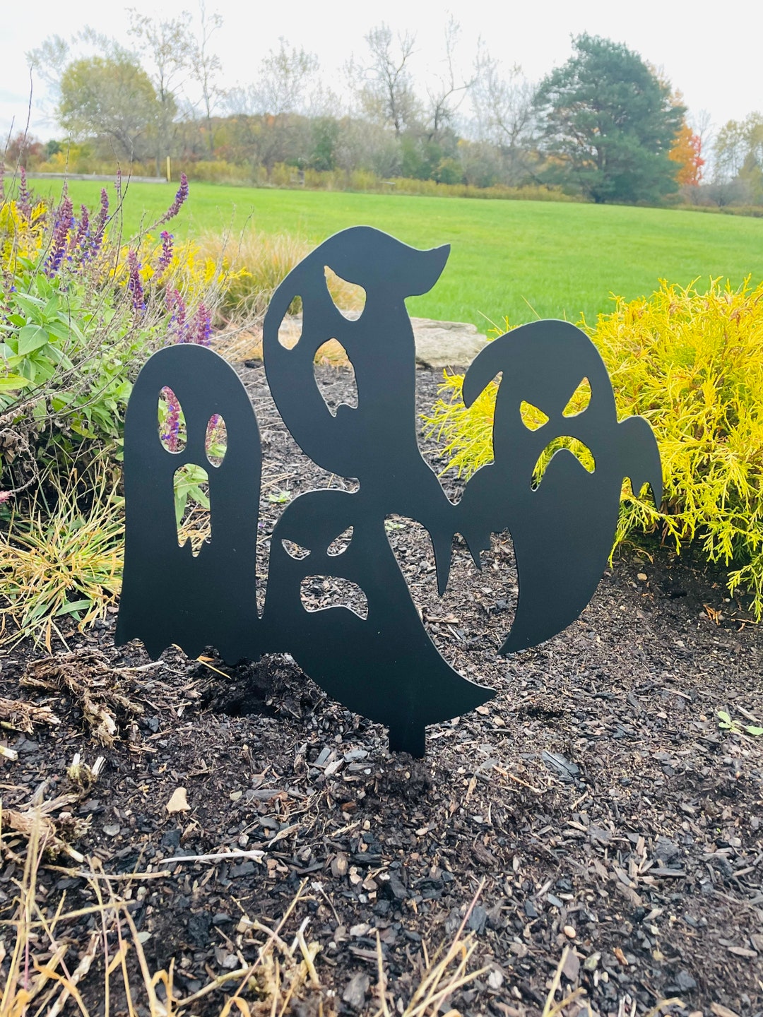 Yard Stake Ghosts
 Metal Ghost Yard Stake Ghost Garden Decoration 4 Ghost Yard Etsy