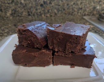 Fudge de chocolate, mantequilla de cacahuete y leche de cabra 8 oz
