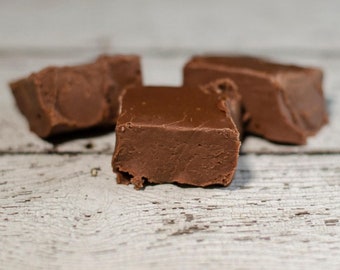 Fudge de chocolate con leche de cabra de 8 oz