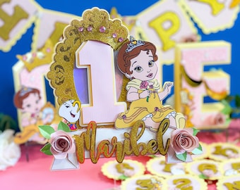 Adorno para tarta de princesa Bella Bebé / Decoraciones para fiesta temática de princesas / Cumpleaños de La Bella y la Bestia / Centro de mesa de cumpleaños de princesas Disney /