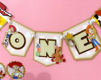 Bannière d'anniversaire rose rétro Toy Story | Bannière d'anniversaire personnalisée en sourdine | Soirée à thème Boho Toy Story | Décorations de fête | Boisé | Buzz