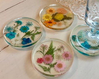 Bestselling resin coasters with genuine pressed flowers