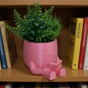 3D Printed Smiling Reader Plant Pot: Whimsical Succulent Planter
