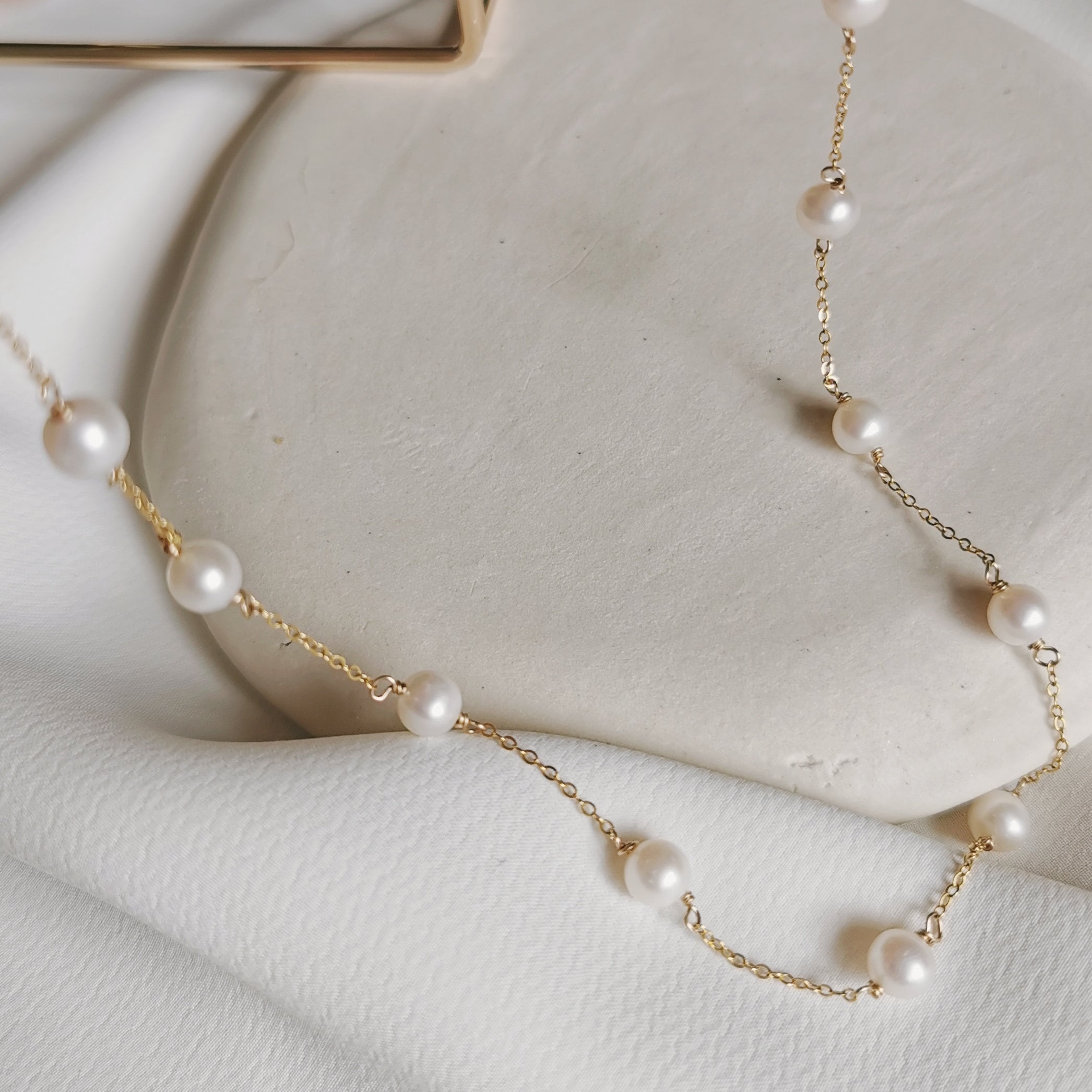 Small Pearl Choker Necklace 14k Gold 
