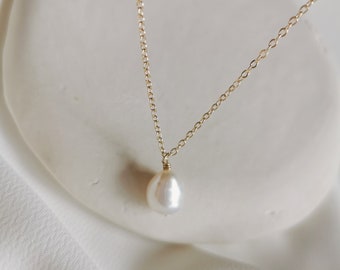 Single Large Baroque Pearl Pendant, 14k Gold-filled or 925 Silver Choker Necklace Adjustable Length Minimalist Pendant Necklace (Jade I)