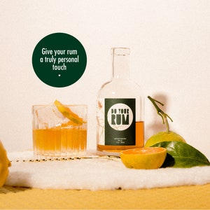 DO YOUR RUM Doe-het-zelf rum pakket Cool Cadeau voor Mannen & Vrouwen Barkeeper Kit 12 Botanical Koperen Bolzeef en Receptenboekje afbeelding 4