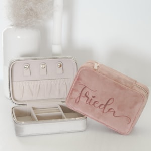 Personalisiertes Schmucketui | Schmuckkästchen mit Namen | Samt | Geschenk Freundin, Trauzeugin, Brautjungfer, Mama